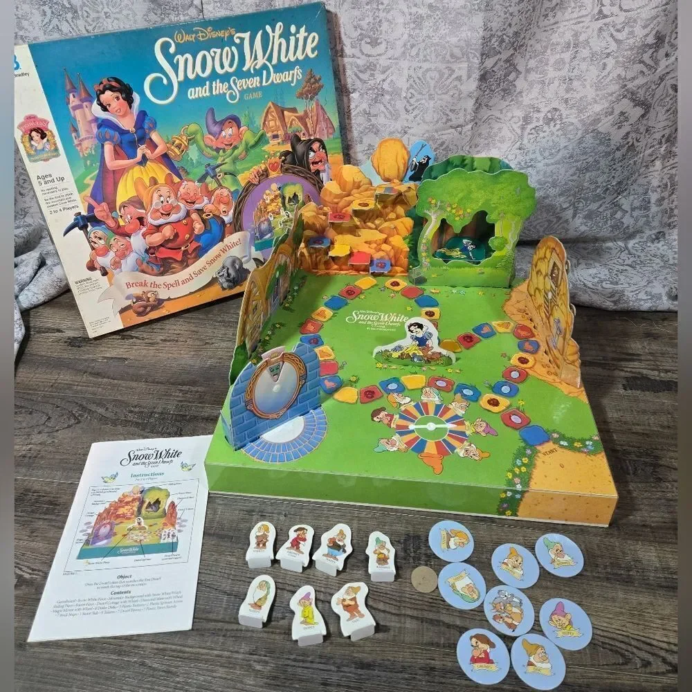 Snow White And The Seven Dwarfs vintage board game from the 90s 3D